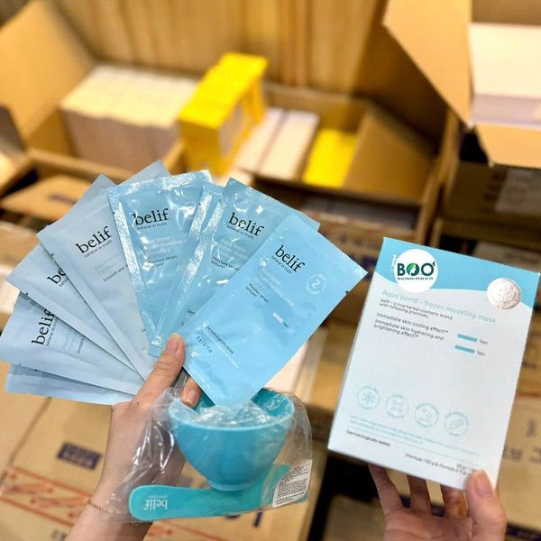 Bộ mặt nạ làm mát, cấp ẩm, sáng da Belif Aqua Bomb Frozen Modeling Mask (Formula 1: 50g x 4 gói + Formula 2: 5g x 4 gói)
