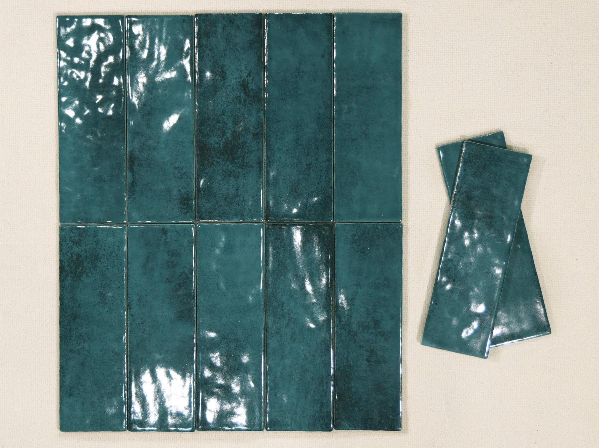 Gạch thẻ xương đá màu xanh dương đậm bóng lượn Art752307G