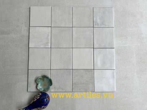  Gạch thẻ màu xám bạc men mờ gợn sóng 100x100mm Art02M 
