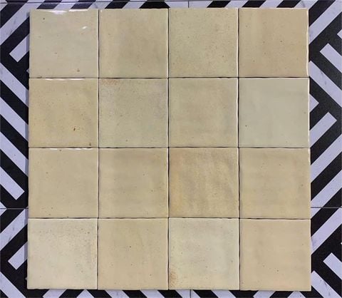  Gạch thẻ men bóng gợn 100x100mm màu vàng kem 