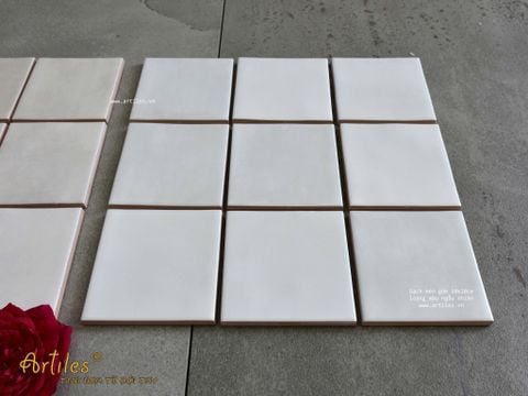  Gạch thẻ màu trắng ngà mờ gợn sóng 100x100mm Art00M 