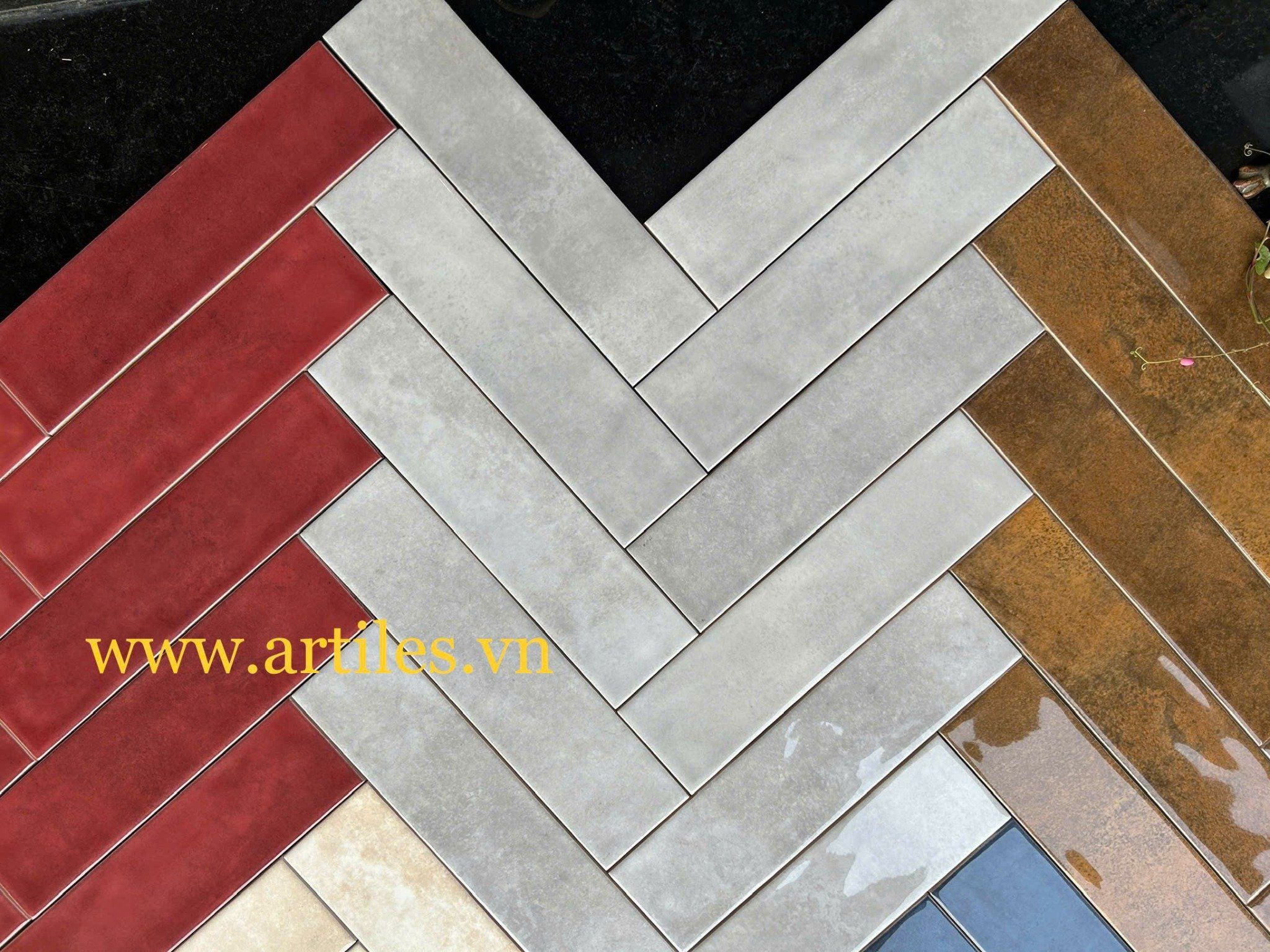 Gạch thẻ men gốm màu xám nhạt light grey
