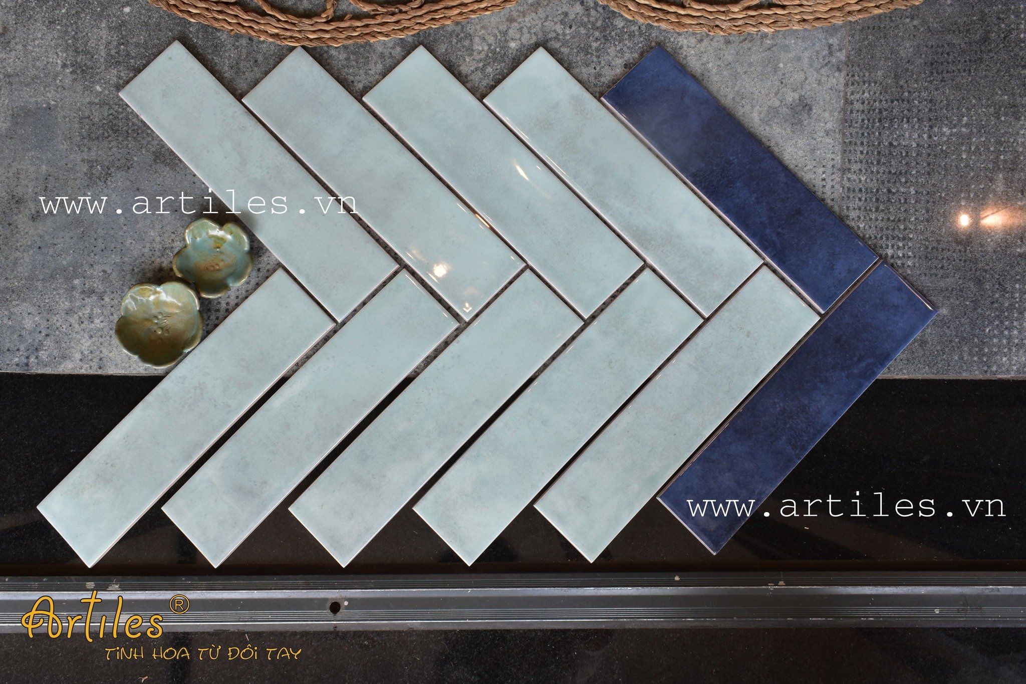 Gạch thẻ màu xanh trời sky blue