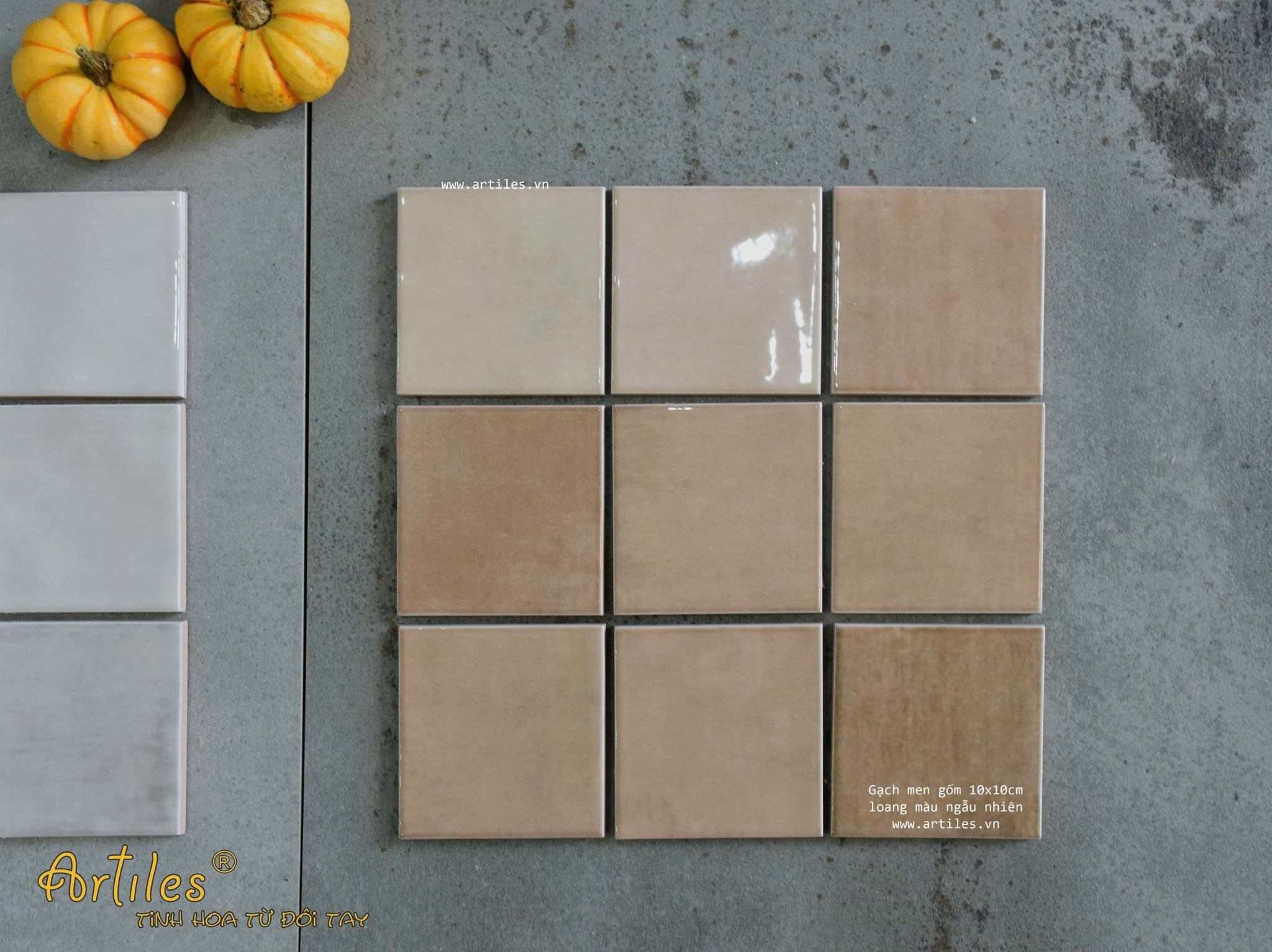 Gạch thẻ màu nâu vàng men bóng gợn sóng 100x100mm Art03G