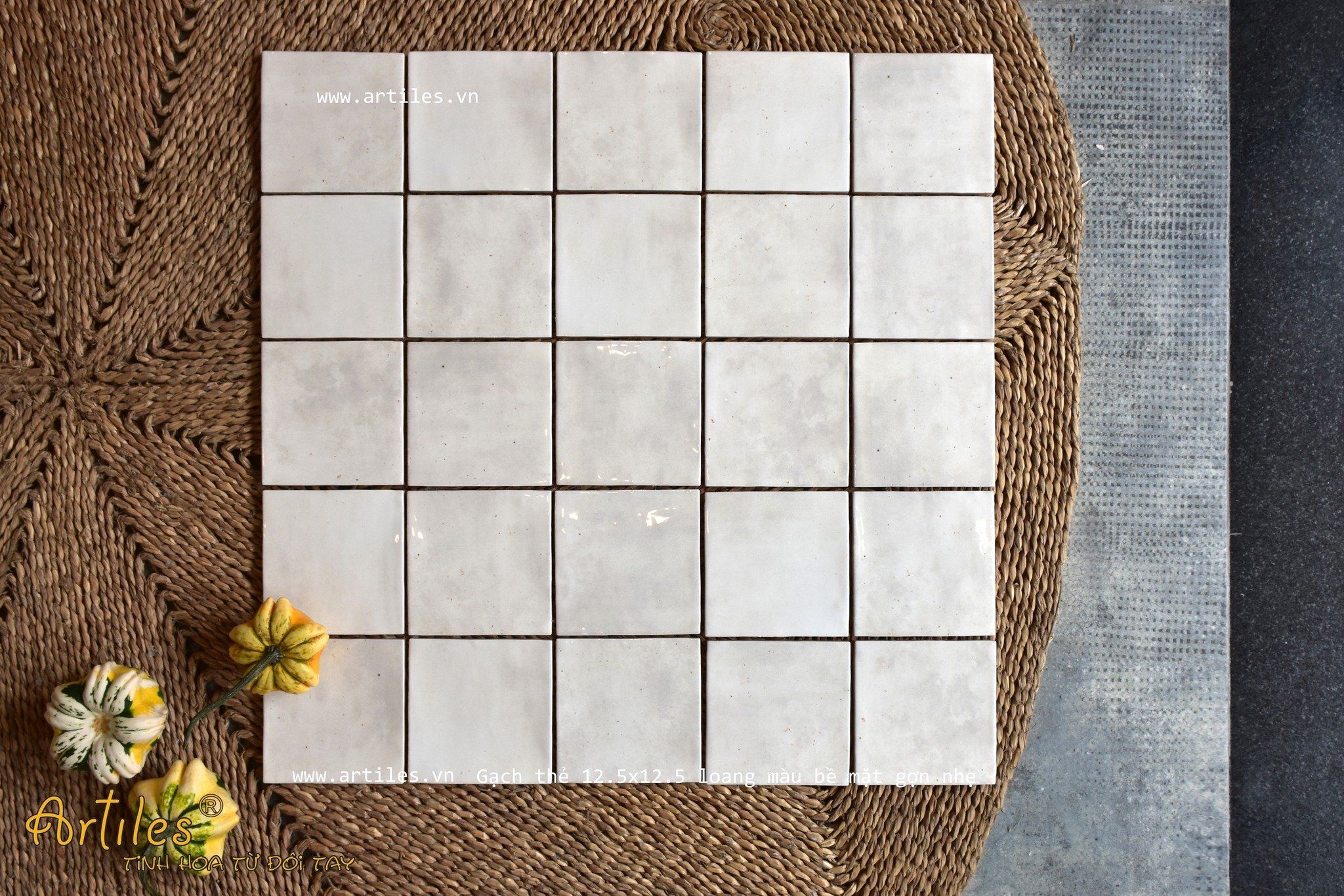 Gạch thẻ màu kem beige