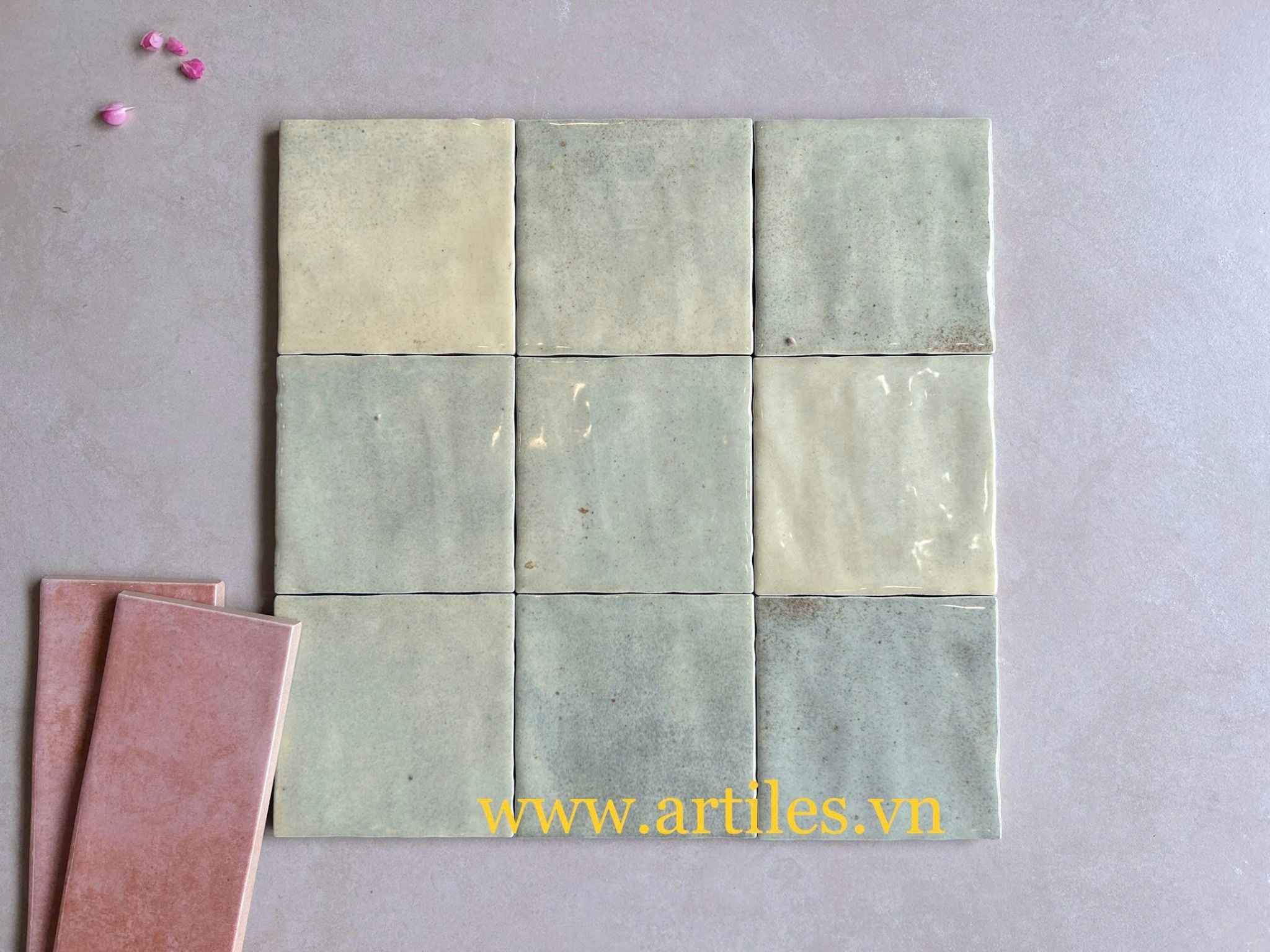 Gạch thẻ men bóng gợn 100x100mm màu xanh mint Art05G