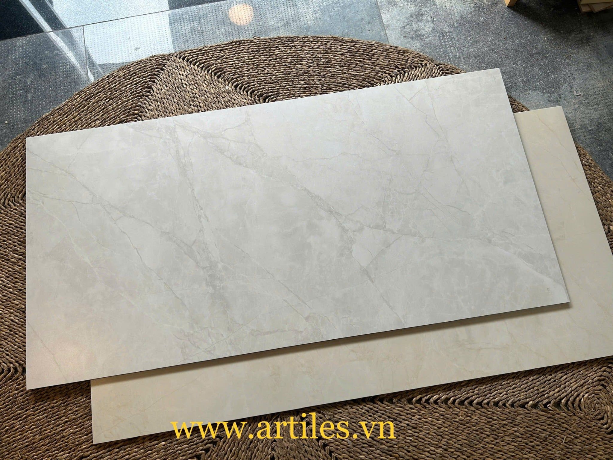 Gạch vân đá xám nhạt bề mặt Satin Matt (Mờ mịn)