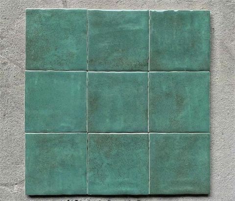  Gạch thẻ men bóng gợn 100x100mm màu xanh lá đậm 