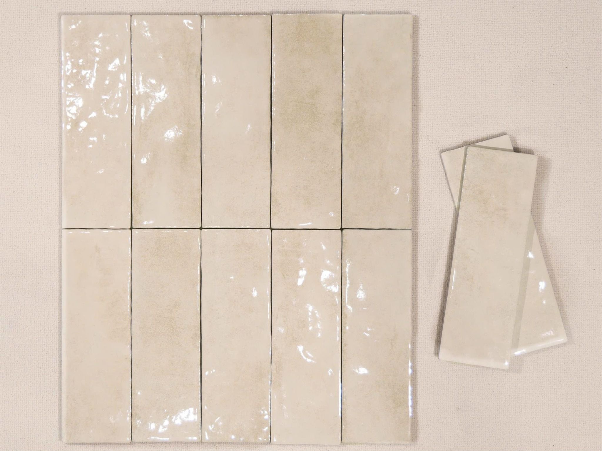 Gạch thẻ xương đá màu kem beige bóng lượn Art752301G