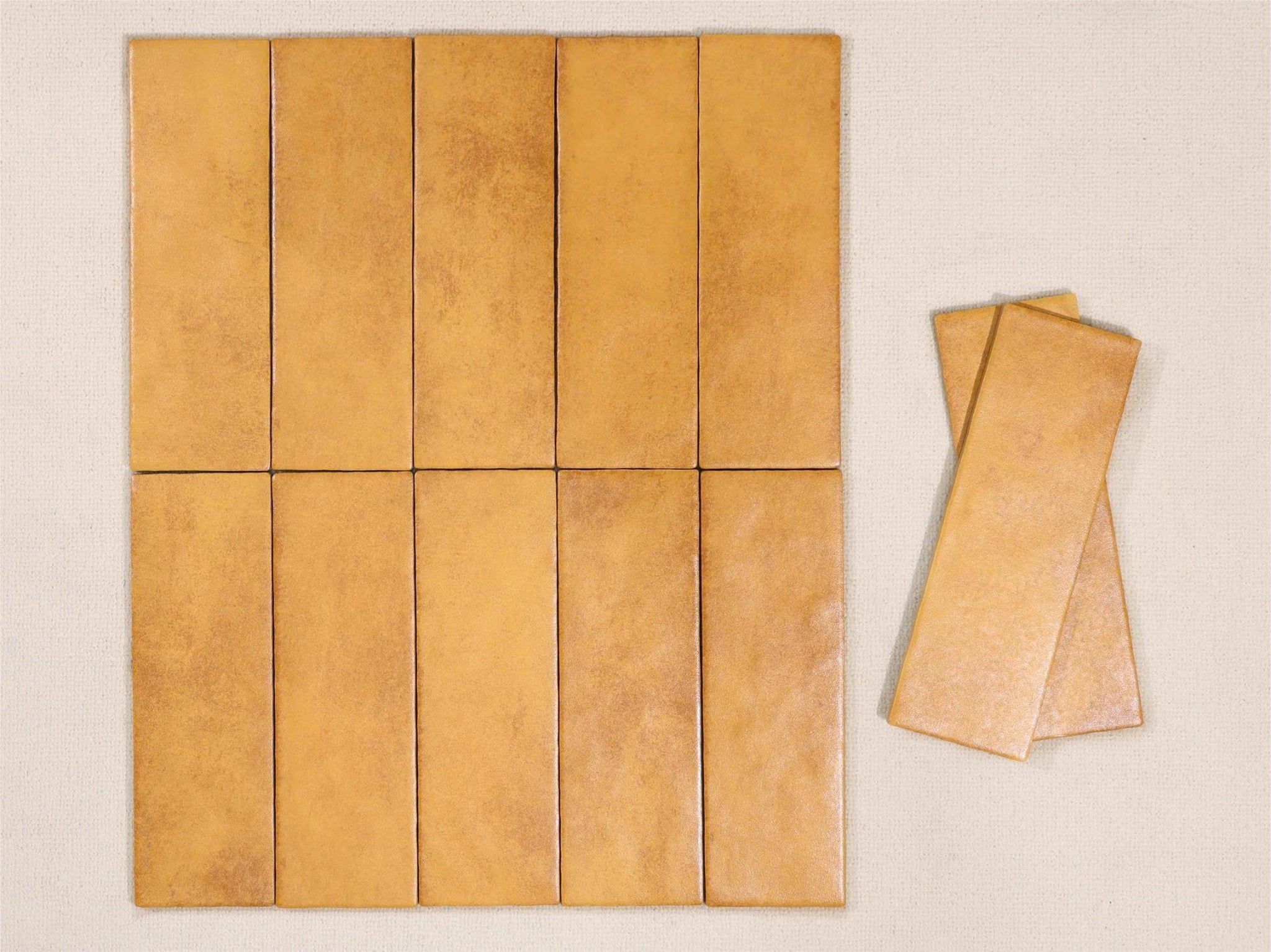 Gạch thẻ xương đá vàng mờ lượn Art752304M