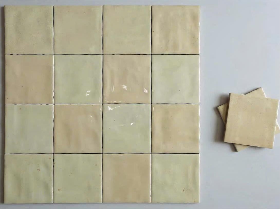 Gạch thẻ men bóng gợn 100x100mm màu vàng kem