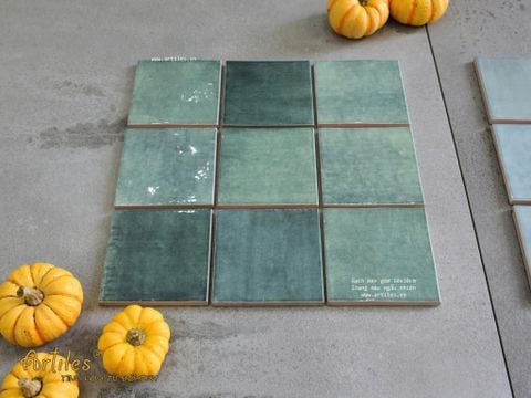  Gạch thẻ màu xanh dương men bóng gợn sóng 100x100mm Art06G 