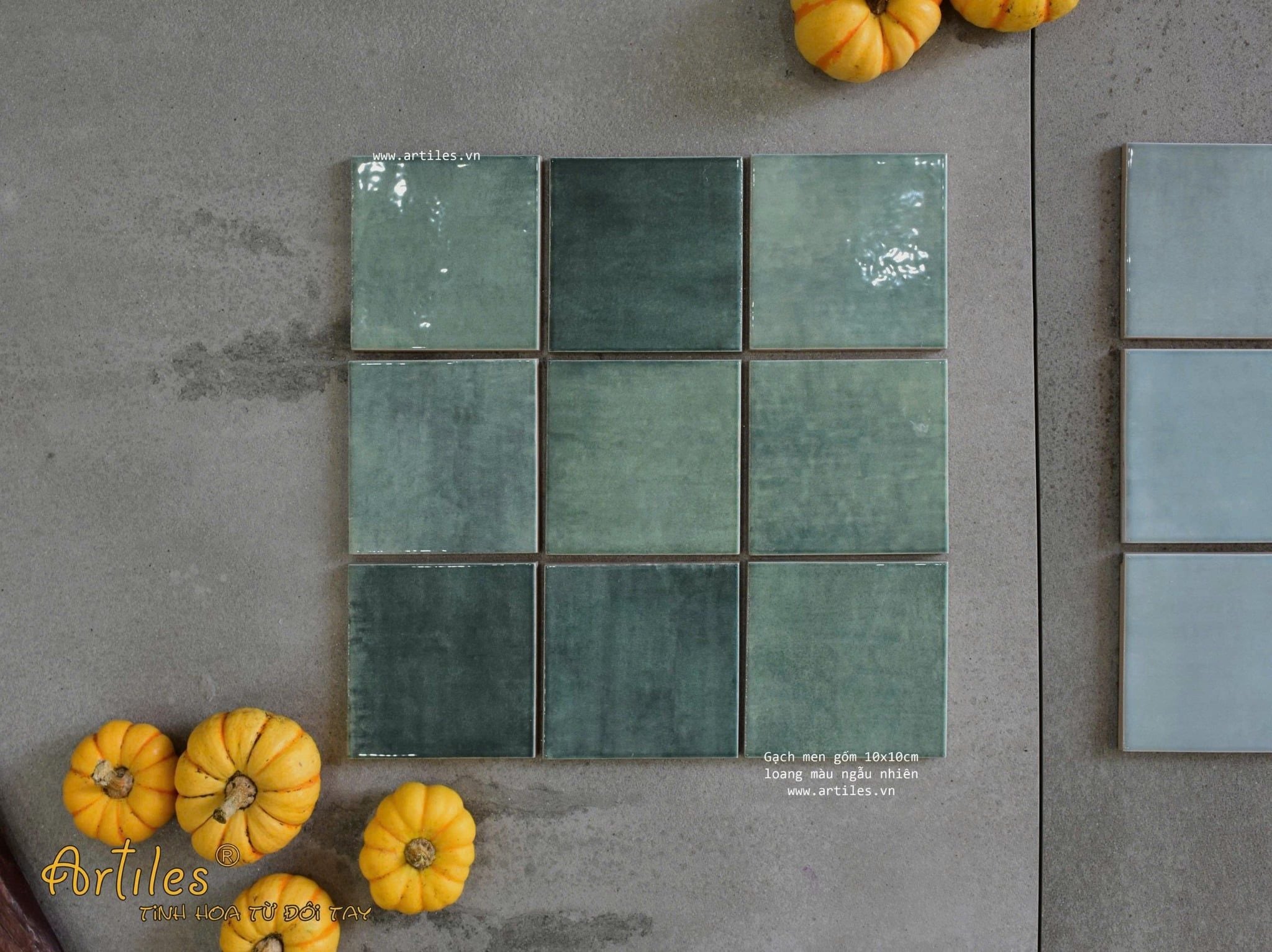 Gạch thẻ màu xanh dương men bóng gợn sóng 100x100mm Art06G