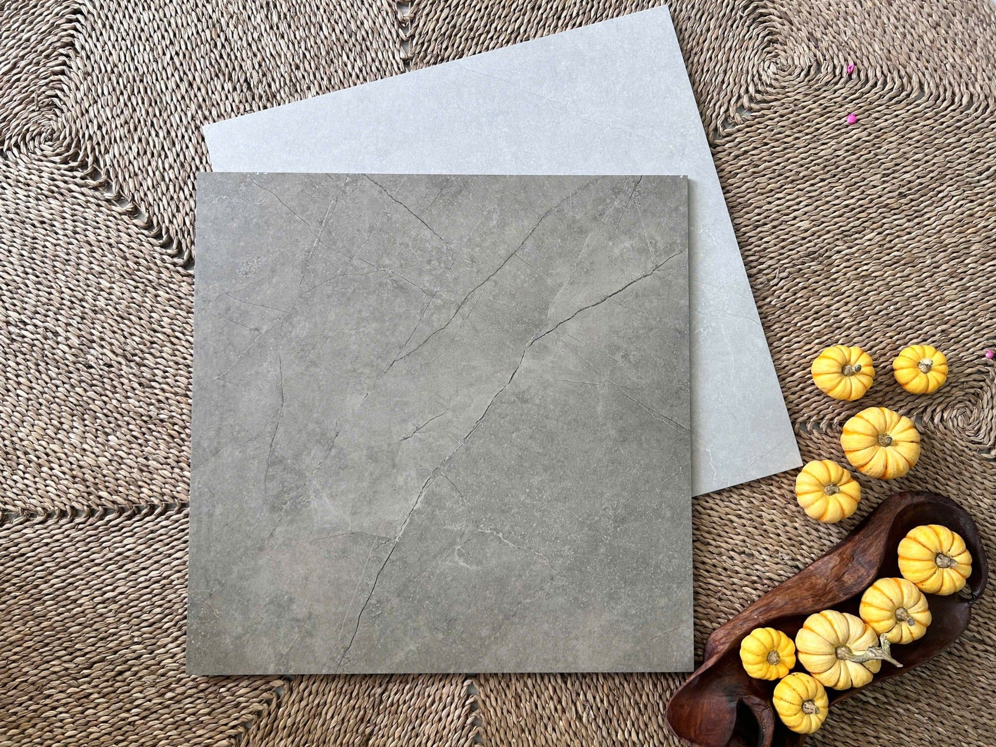 Gạch vân đá màu nâu 60x60cm Art555