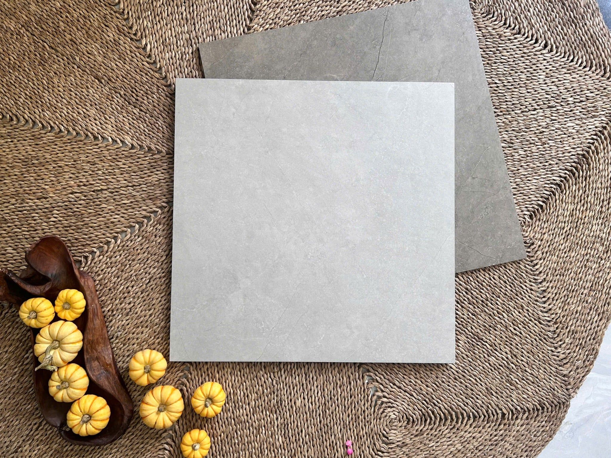 Gạch vân đá màu xám nhạt 60x60cm Art556