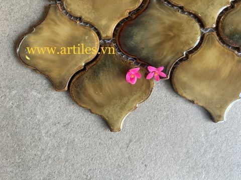  Gạch mosaic lồng đèn màu vàng đồng 