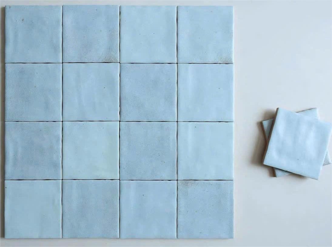 Gạch thẻ men bóng mờ gợn 100x100mm màu xanh biển