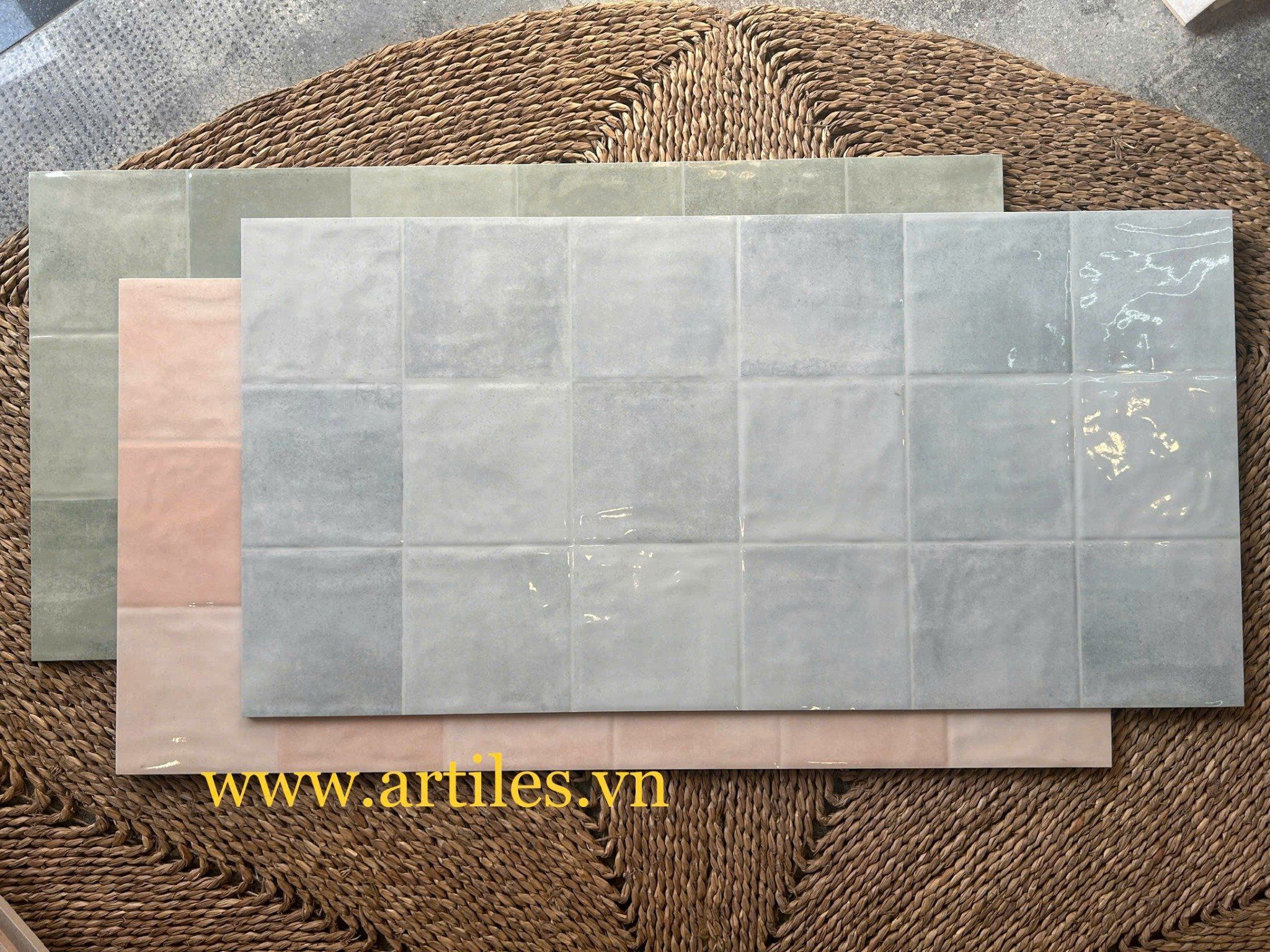 Gạch ốp tường giả thẻ 40x80cm màu xanh dương nhạt