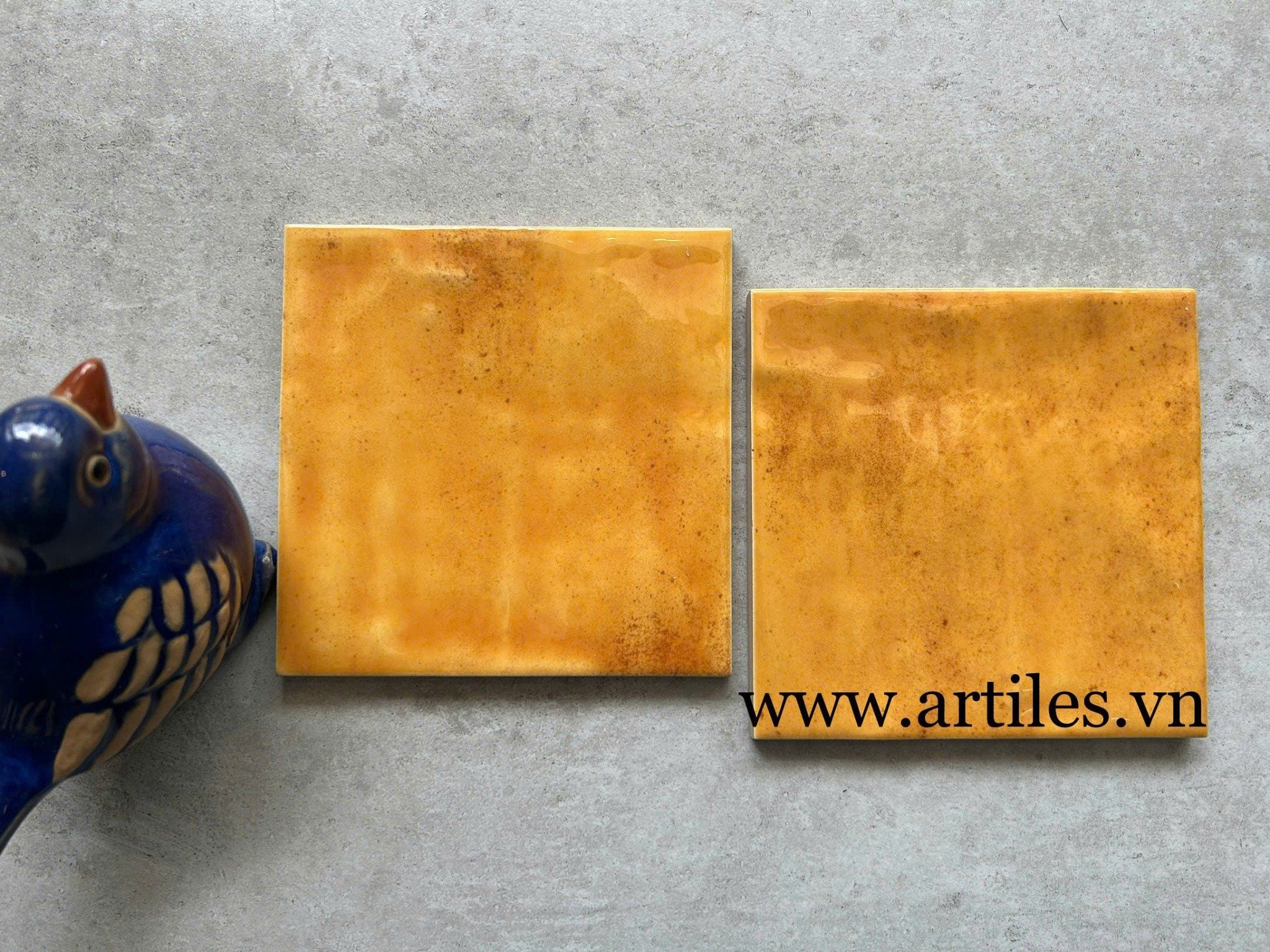 Gạch thẻ vuông màu vàng bóng lượn ArtM2008