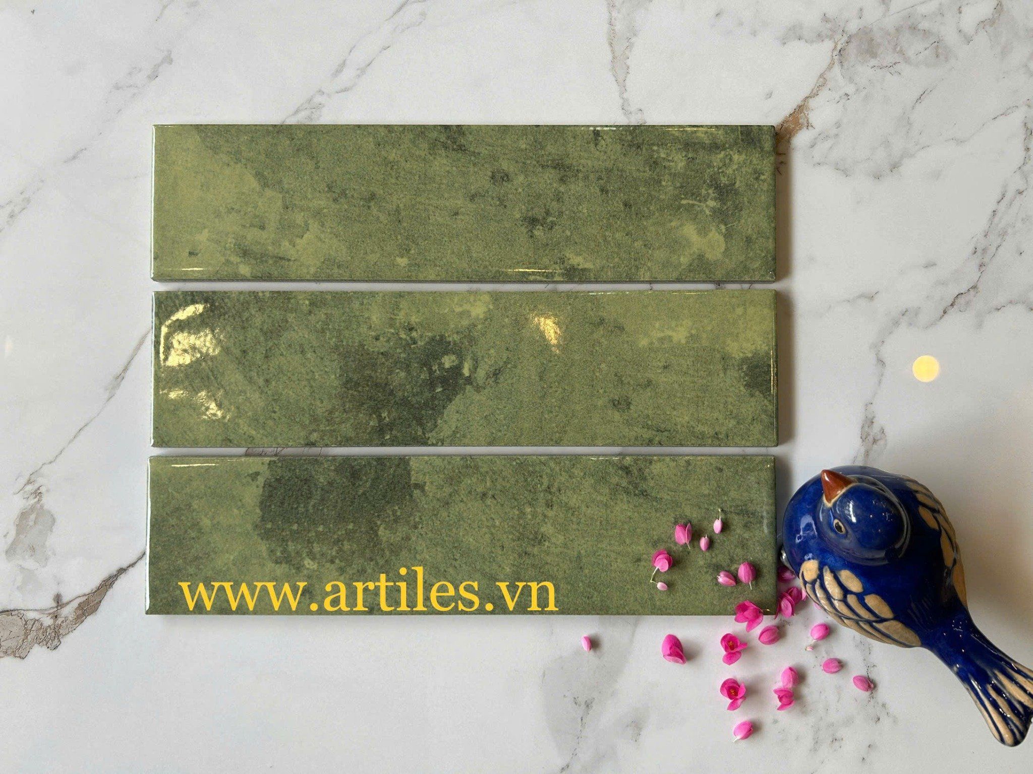 Gạch thẻ vân đá xanh lá Art