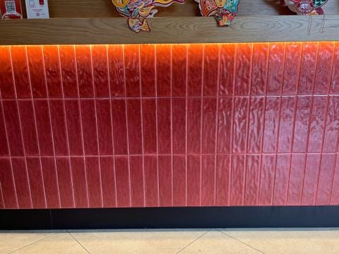  Gạch thẻ màu đỏ bóng lượn ArtP10 