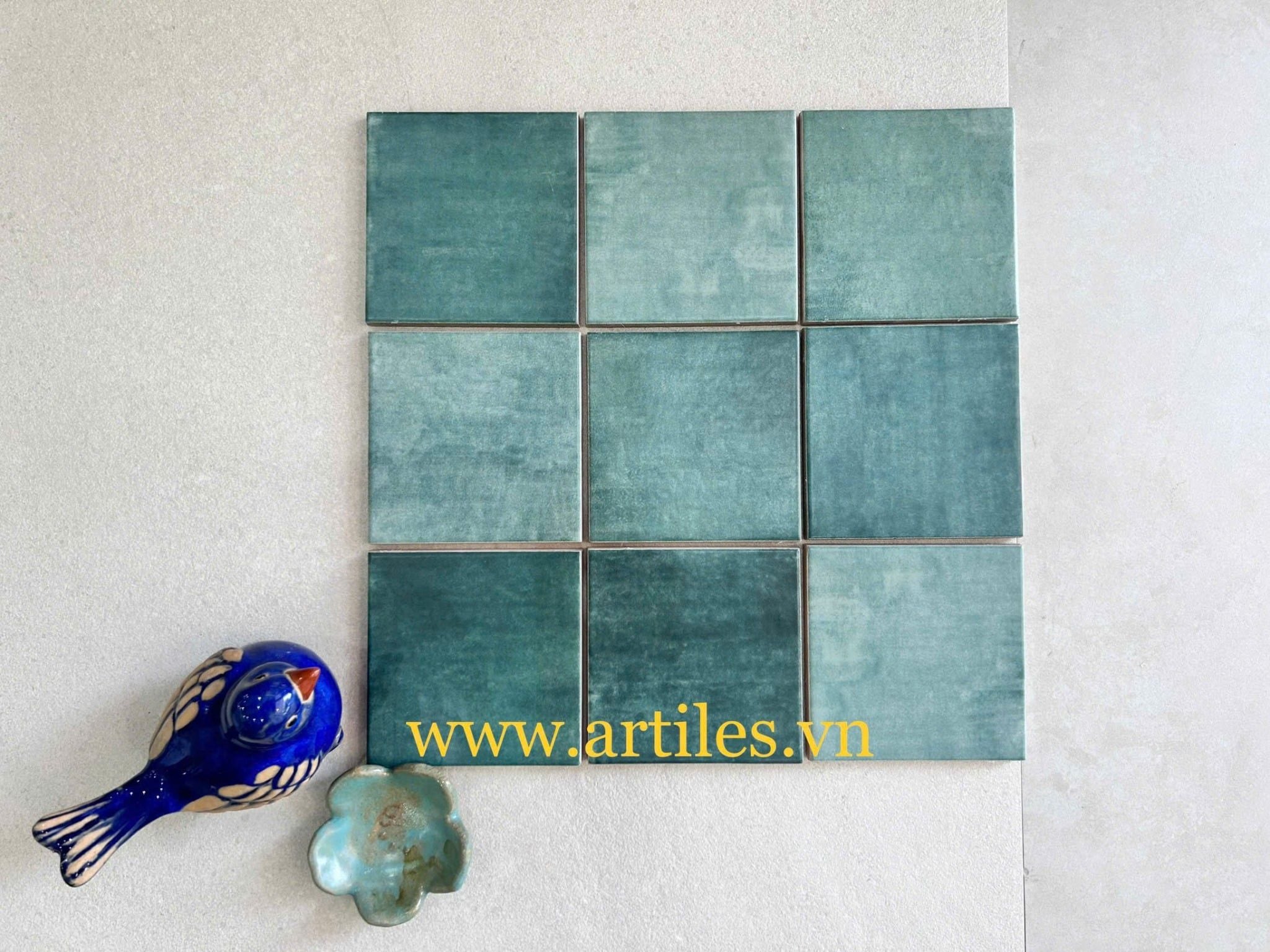 Gạch thẻ màu xanh dương men mờ gợn sóng 100x100mm Art06M