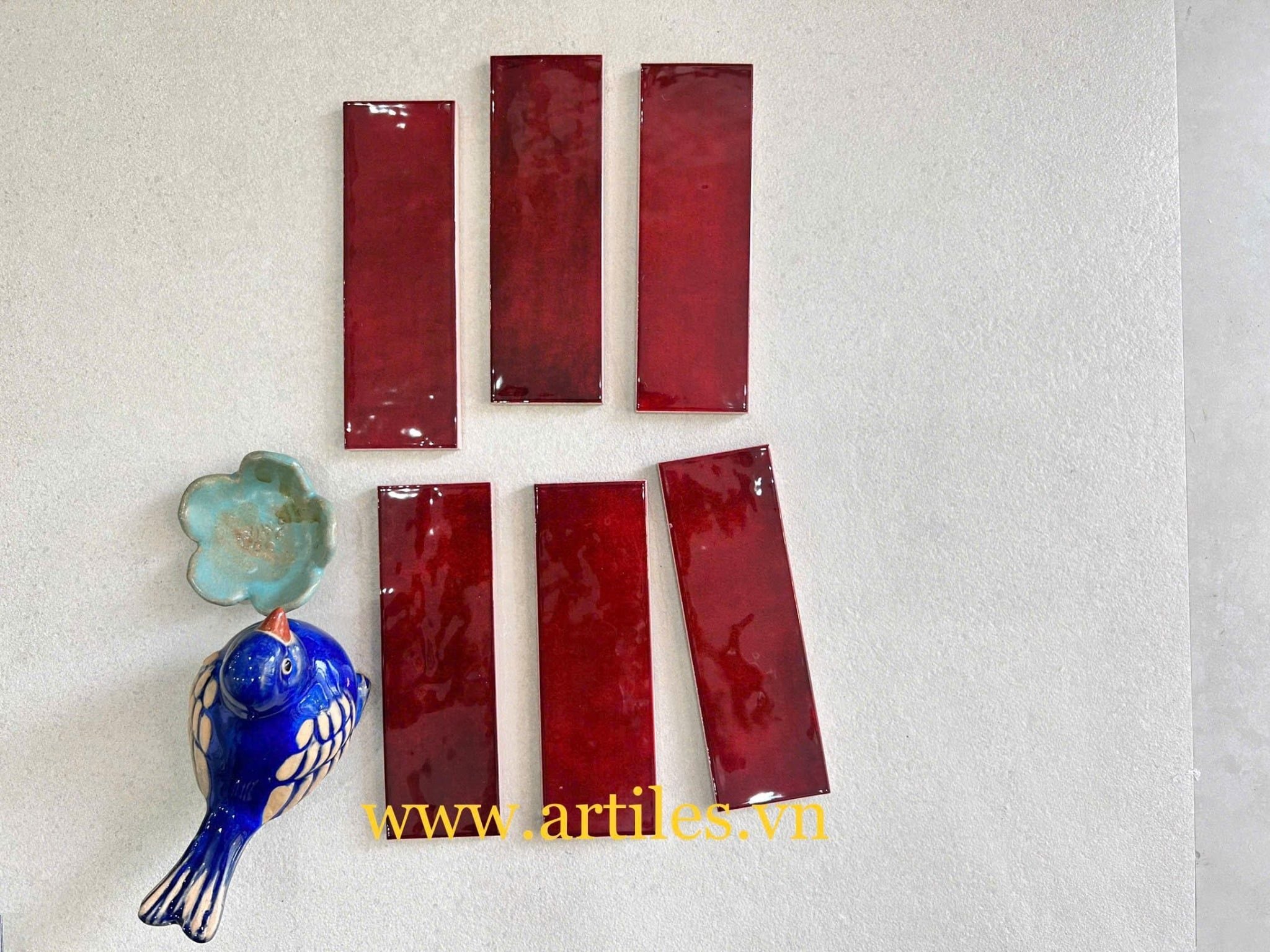 Gạch thẻ màu đỏ bóng gợn sóng Art04G