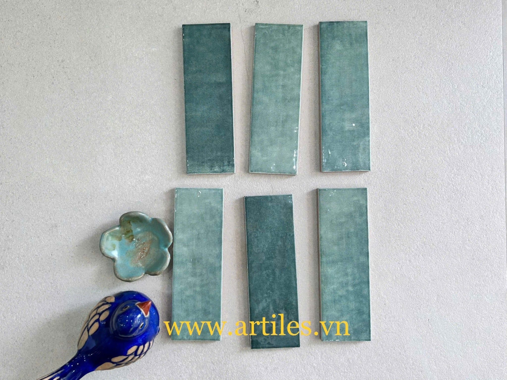 Gạch thẻ màu xanh dương bóng gợn sóng Art06G