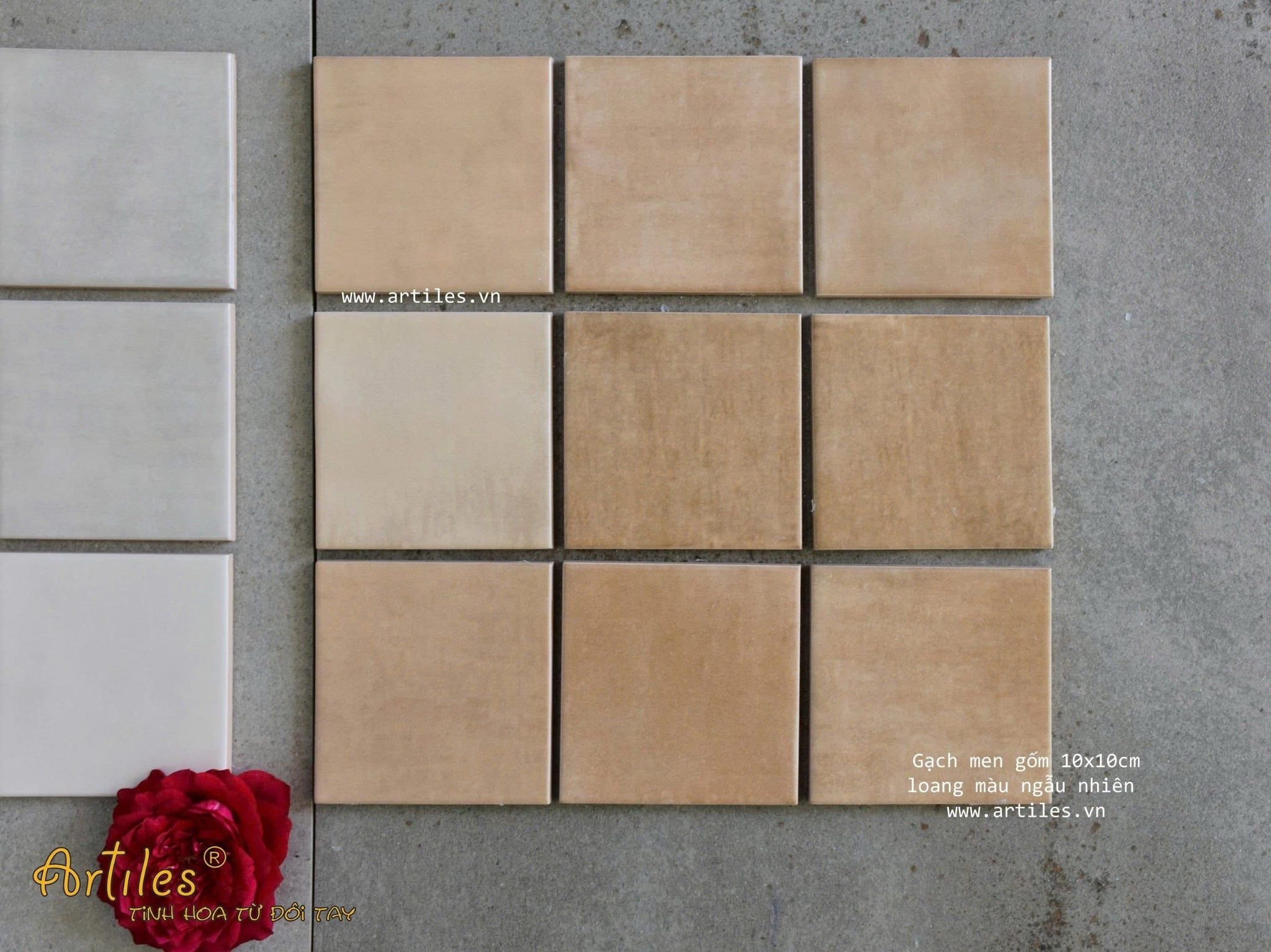 Gạch thẻ màu nâu vàng men mờ gợn sóng 100x100mm Art03M