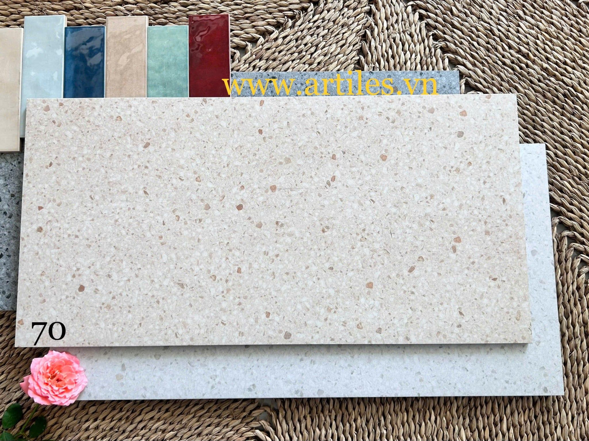 Gạch đá mài terrazzo hạt đá màu vàng Art360070