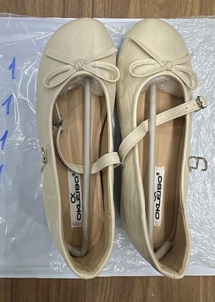  Giày bb mũi tròn nhăn trắng 35 