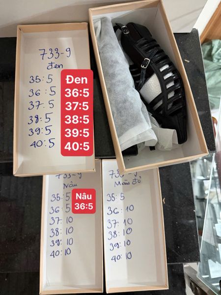  giày mũi nhỏ rọ ngang đen 39 