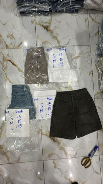  quần short jeans trắng M 