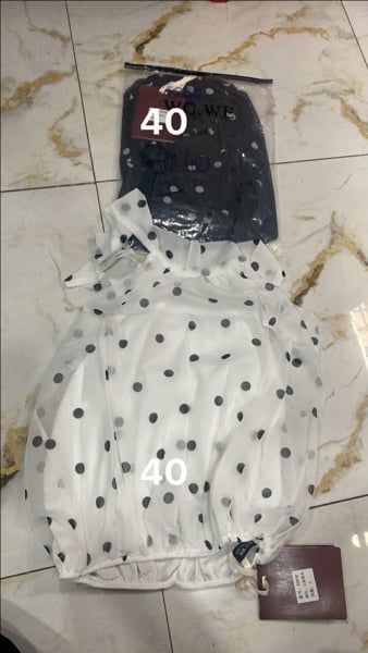  áo yếm chấm bi trắng 