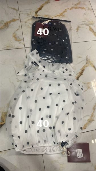  áo yếm chấm bi trắng 