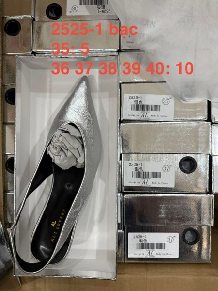  giày mũi nhọn 5cm da sần bạc 39 