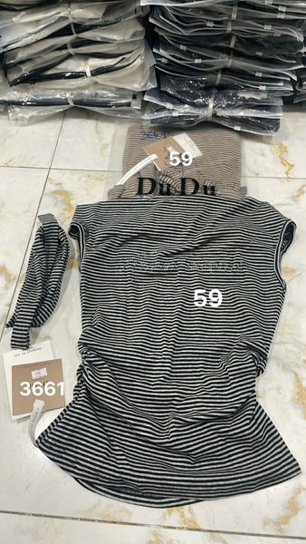  áo thun vai ngang kẻ nâu 