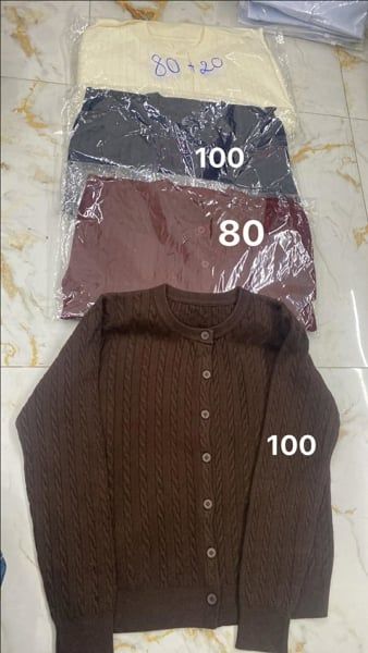  áo khoác len xoắn trắng 