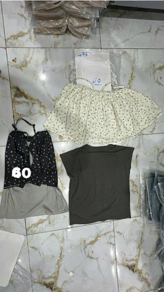  set áo thun áo dây ngoài hoa kem 