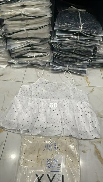  set áo thun kem + áo dây bi kem 