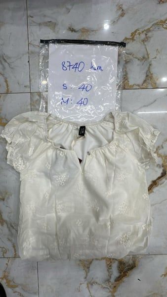  Áo hoa tay phồng TN kem M 