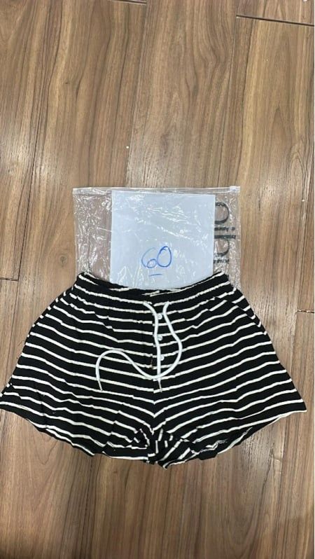  Quần short thun dây rút sọc đen M 