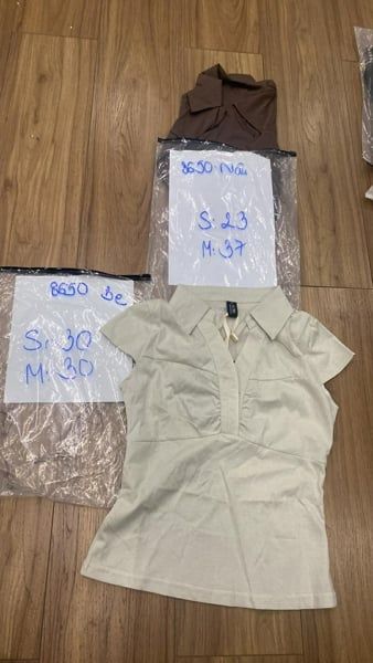  Áo somi chít eo rã ngực be M 