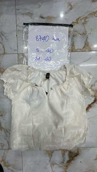  Áo hoa tay phồng TN kem S 