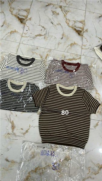  áo len TN cổ tròn phối cổ kẻ đen 