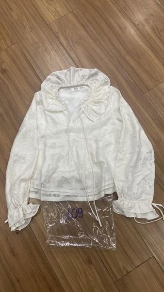  Áo kiểu cổ bèo hoa chìm 
