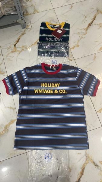  áo holiday cổ đỏ 