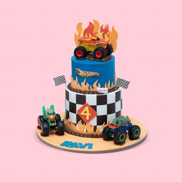 Bánh Sinh Nhật Xe Tải Quái Vật Hot Wheels Monster Truck
