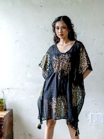 Đầm Ren Đen Cánh Dơi Vẽ Ánh Kim Cotton Isla Bonita 
