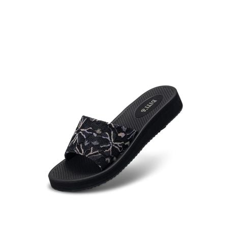  Dép Xốp Biti's CHARMING Collection Nữ Màu Đen BXW027900DEN 